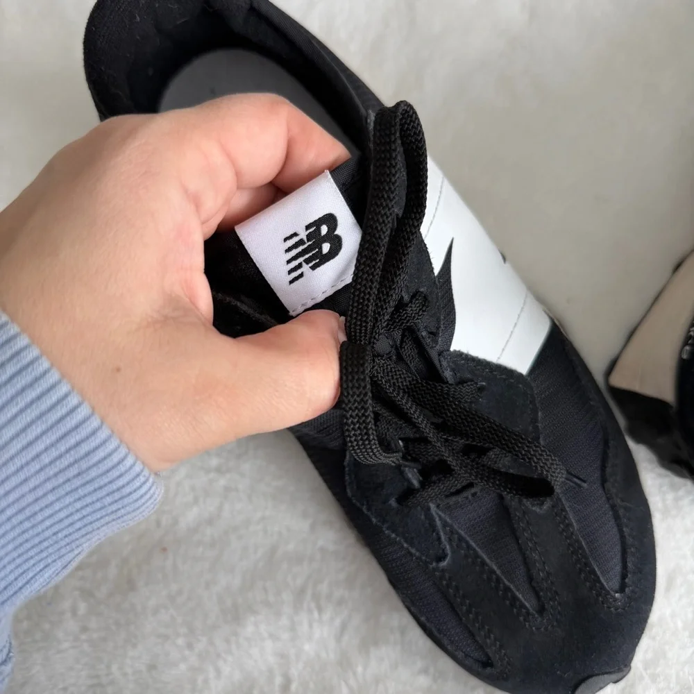 New Balance 327 Black White Boy’s Size 6